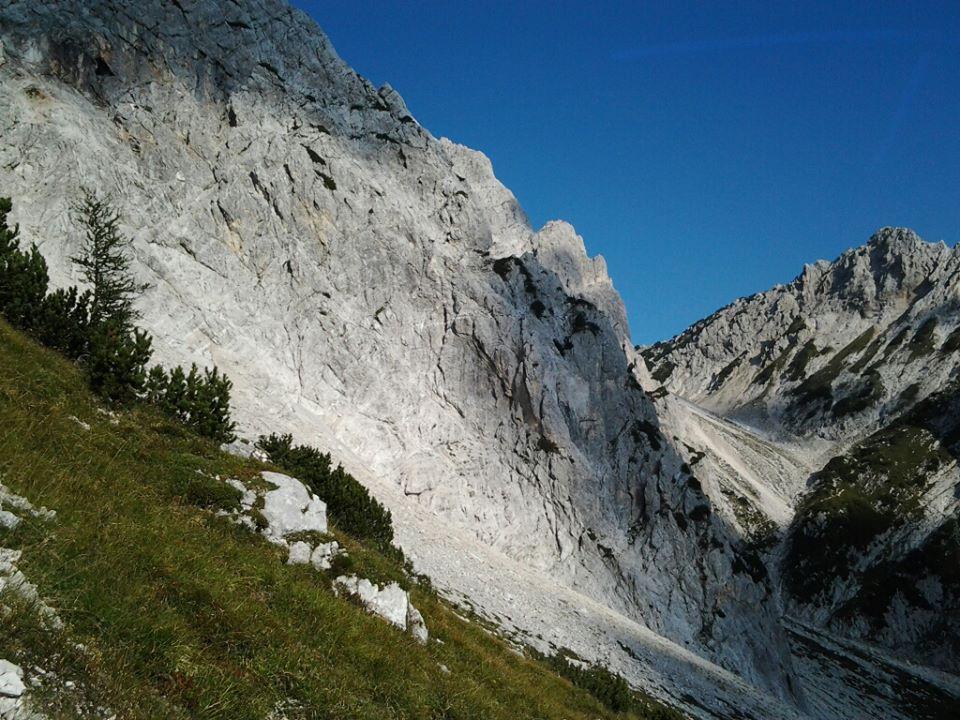 je ponujal lepe razglede proti Savinjskemu sedlu in pic2