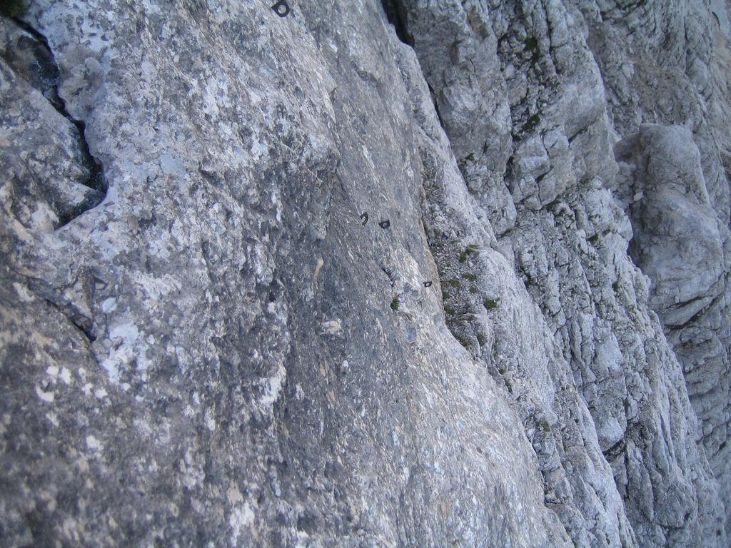 Detajl z vrha. Meni je prosto uspelo kot drugemu z nahrbtnikom. Levo zgoraj je odrešilni grif. IMG_7395