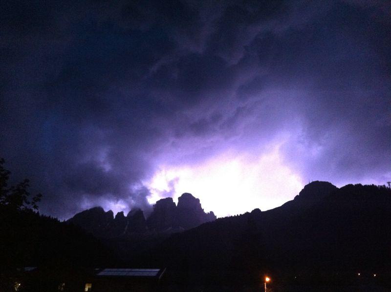 tako pa se je nebo razsvetlilo ob udarcu strele Dolomiti2013-3