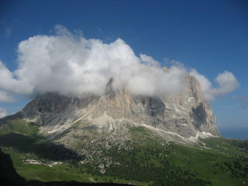 okoli nas pa božanski razgledi na okoliške vrhove Dolomiti2013-7