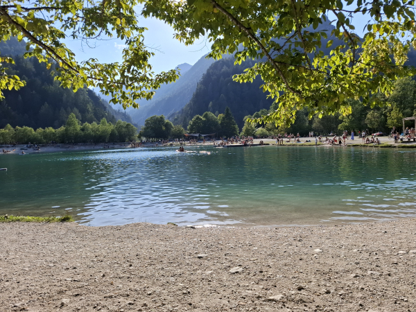 Smer po zajedi - Nad šitom glava, severna stena V+/IV-V, 300 m